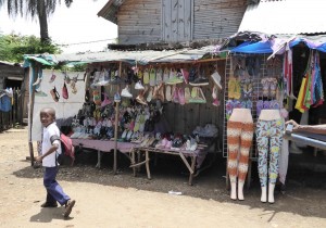0499._mercado_en_Manakara