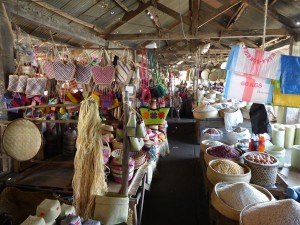 0504._mercado_en_Manakara