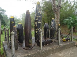0857._bombas_arrojadas_sobre_Vinh_Moc 