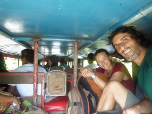 1878. en el jeepney 