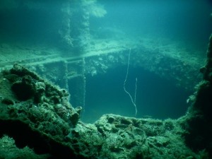 2114. buceando el Okikawa Maru  
