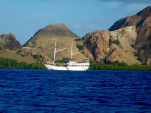 2686. el barco fondeado