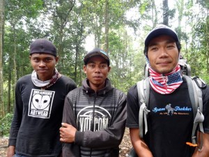 2820. los porteadores y el guia